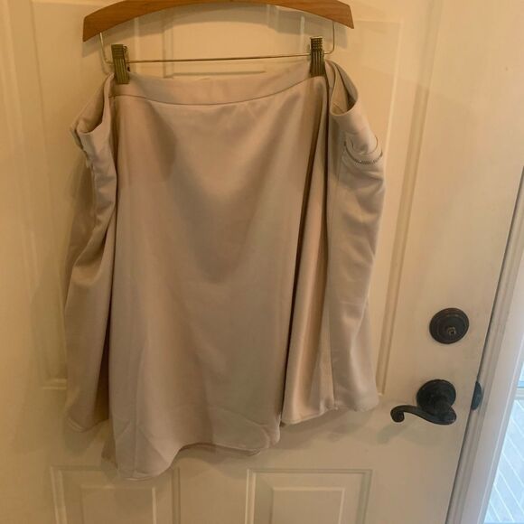 NWT Lane Collection Tan Skirt with Zipper Accent 22 - Picture 2 of 5